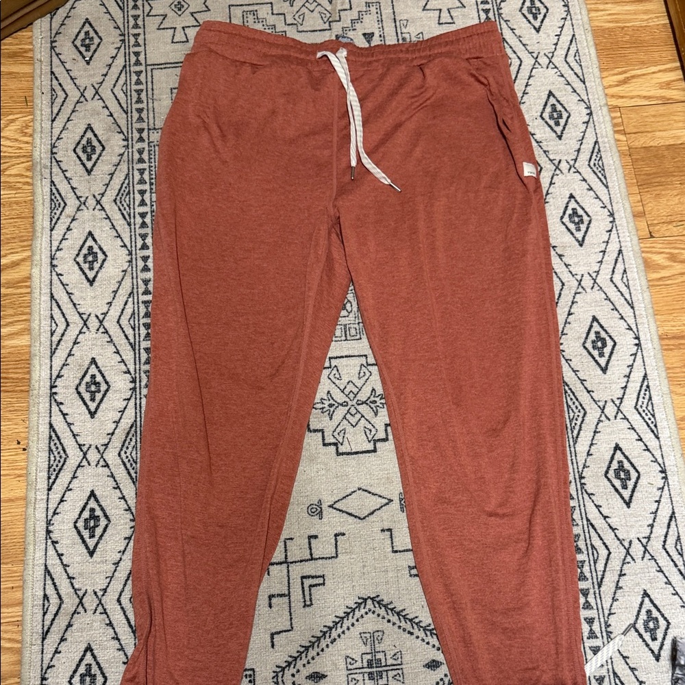 Vuori Rust Halo Joggers- no pilling!